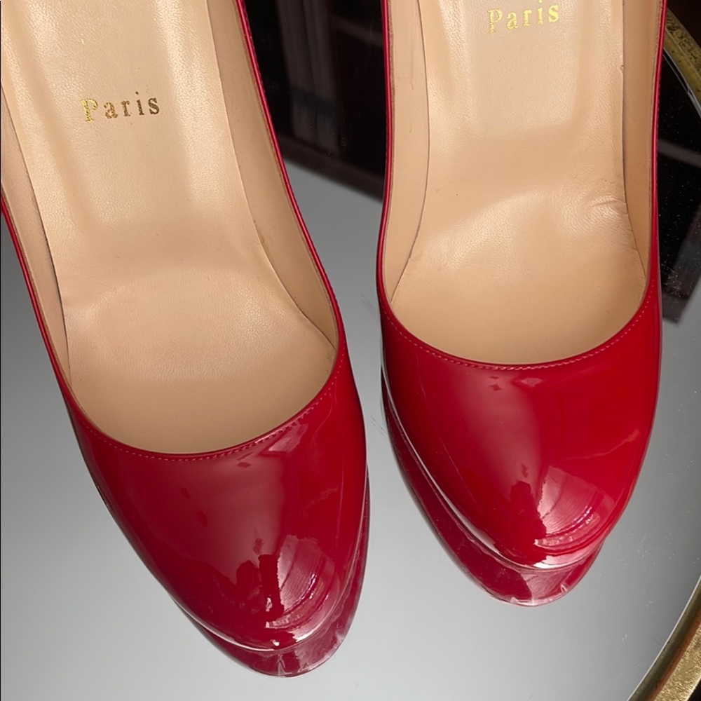 Christian Louboutin Dolly 110 Patent Round-Toe Pump - Picture 7 of 9